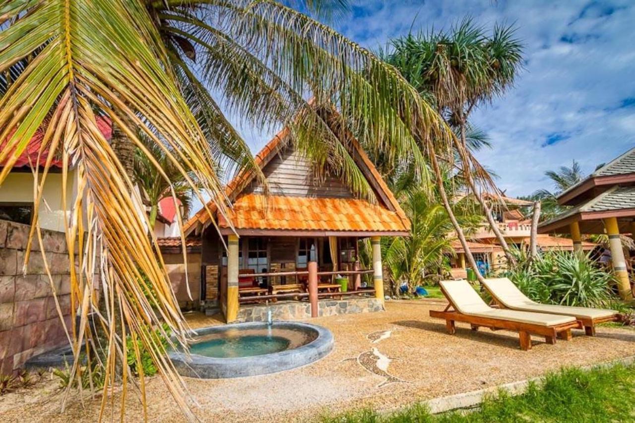 Laguna Beach Club Resort Koh Lanta Exterior photo